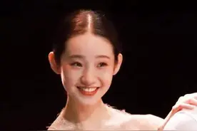 清纯女神张艺凡：人间小仙女，一曲芭蕾惊艳众人图片