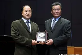 莫言刚获诺尔贝奖时，白岩松问他个挺刁钻的问题，他的回答很机智图片