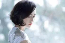 佟丽娅侧颜真美，穿蕾丝短裙配三七分短发，优雅大气又有女人味图片