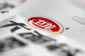 卫龙上市，一场独属于年轻人的“辣条”狂欢图片