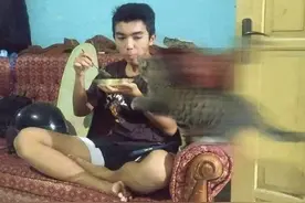 搞笑图片：每当我吃饭的时候，它总会带着残影出现图片