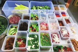 太原：“私厨上门”服务渐受市民青睐 不想做饭？请个厨师上门做图片