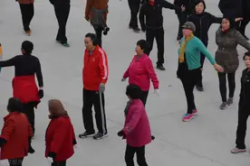 65岁大爷，晨练跳舞的时候突感不适，3分钟后猝死，是什么原因？图片