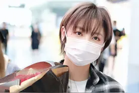 硬糖少女303出来炸街了！今日份机场图！戴口罩也挡不住的美图片