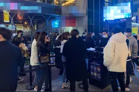 韩国年轻人疫情期间扎堆泡夜店 不戴口罩室内狂欢图片