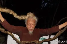 86岁越南老人71年不剪发不洗头，靠食用油涂抹头皮止痒图片