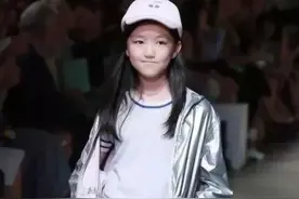 媒体拍到王菲女儿李嫣深夜返回家，她为何深夜才回家？图片