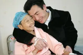 马玉琴，嫁给小自己32岁的丈夫并没错，错的是那些嘲笑你老的人图片