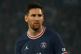 球员赛季收入排名 C罗8亿元人民币 梅西7亿！福布斯：C罗最受欢迎图片