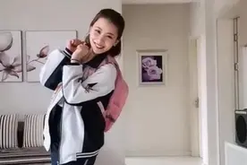 40岁宝妈无聊穿上女儿校服，丈夫看后不淡定了：毫无违和感图片