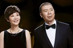 发妻张娣隐忍6年,无力挽回变心的冯小刚,53岁徐帆真赢了吗？图片