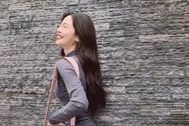 曾之乔最新私服照，紧身连衣裙显前凸后翘好身材，快和女神学穿搭图片