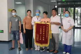 泪目！离家十五载，“聋哑女孩”终于与家人重逢图片