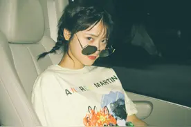 沈月可爱俏皮车内写真图片图片