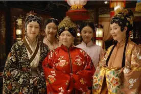 红楼梦里地位最高的丫鬟，贾母见了都另眼相待图片