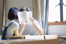 喜欢一个人，不需要天天联系，做好这些更能“套住”他图片