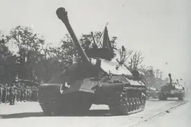 苏联重型坦克巅峰之作，震惊世界的钢铁巨无霸，IS-3重型坦克图片