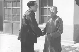 1949年，柳亚子为何和毛主席发牢骚，毛主席又是怎么安慰他的？图片