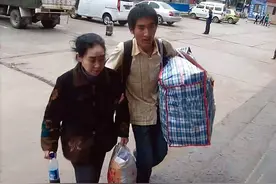 贵州第一大孝子千里背疯娘上大学，拒接55万年薪回乡，如今怎样了图片