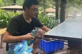 高考当天父亲去世的当事男孩已被大学录取，曾每天工作14小时攒学费图片