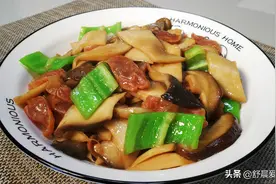 平菇、香菇、杏鲍菇，做鲜上加鲜的烩三菇，上桌后汤汁都不剩图片