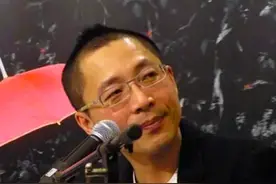 知名音乐人结束15年婚姻，趁妻子睡觉不告而别，现独自在乡下隐居图片