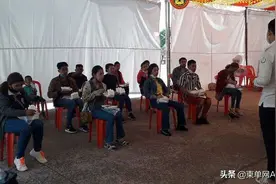 泰国同意开放两省边境，接收急症柬籍病患图片