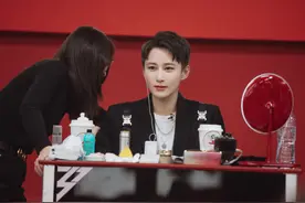 不立“总攻”人设，不刻意迎合观众，蒋璐霞的帅是骨子的图片