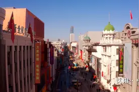 辽宁沈阳中街“快闪”唱响《我的祖国》向祖国深情告白图片