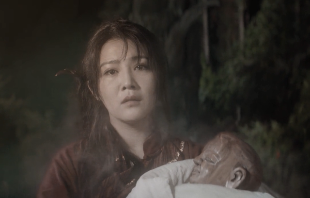 上线1天就破纪录，这片凭什么能被捧为：2021年第一国产惊悚片？