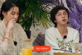 华晨宇上王牌节目，为女儿亲手制作项链，大大方方谈娃图片