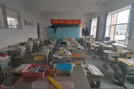 女孩选择公务员还是选择教师？哪个适合？图片