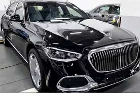 奔驰S580进店实拍！4.0T混动引擎+9AT，内饰豪华媲美宾利图片