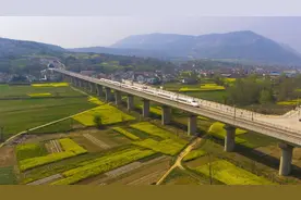 我国唯一被八省包围的省，地理位置优越，大地原点也位于该省图片