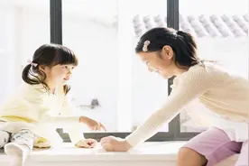 二胎家庭中，大宝吃二宝的醋怎么办？3步缓解孩子的“行为退行图片