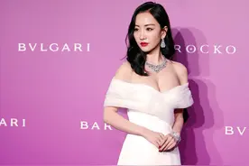 杨蓉的脸和身材有点不符，看脸感觉好嫩，但身材却很撩人图片