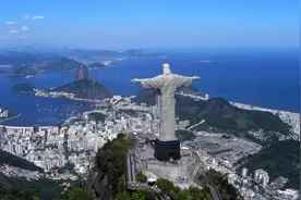 巴西有多开放？男女老少这样穿着打扮，游客：无法接受图片