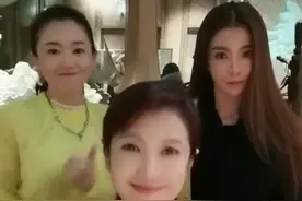 北京台一姐春妮闺蜜聚会，月亮姐姐瘦好多，朱迅年龄最大却最减龄图片