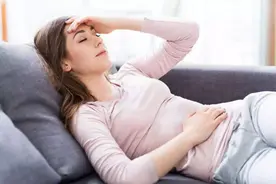 孕期最常见的生理需求，很多孕妇更愿意憋着，殊不知对胎儿不好图片