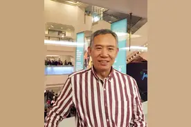 夏良才：外祖父天资聪慧，读过几年私塾，是位名盖十里八乡的铁匠图片