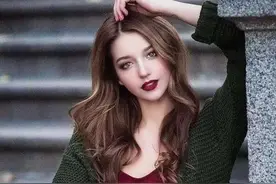 俄罗斯美少女安吉丽娜·丹妮洛娃！不仅漂亮而且生的那么精致图片