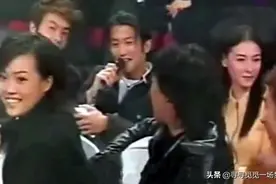 永远无法重拍的照片：坐在陈冠希张柏芝中间的谢霆锋，笑得真开心图片