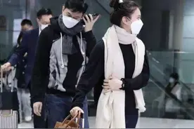 袁咏仪不愧是“港姐”出身，日常简约的穿搭也是气质满满，惹人爱图片