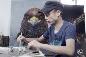 小伙用废报纸做动物模型，逼真中透着野性，有人出高价他都不卖视频封面