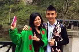 不顾一切反对，23岁小伙非要和46岁大妈结婚，后来怎么样了图片