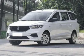 宝骏新出MPV360，大6座设计，配独立座椅，5.98万起图片