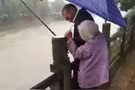 这才是真正的钓鱼人，而不是你们认为的钓鱼是浪费时间游手好闲！图片