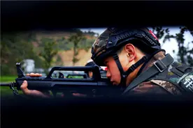 雷霆突击！看武警陕西总队安康支队官兵城市“反恐”一击毙“敌”图片
