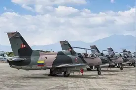 畅销13国，曾对外转让生产线——K-8教练机的传奇之路图片