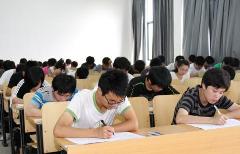 大学期间入党有优势，可弊端却“鲜为人知”，需想好再做决定